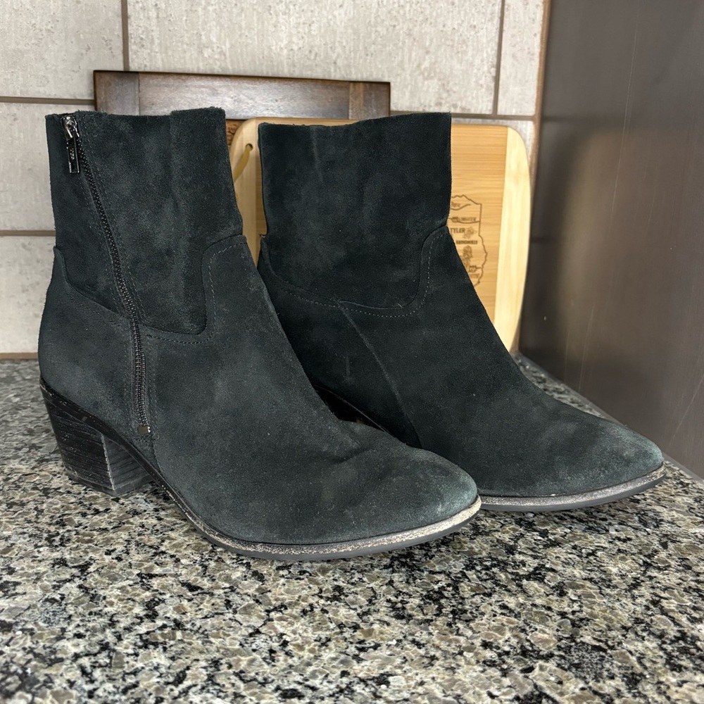 UGG Breeda Black Suede Stacked Heel Bootie Size 10